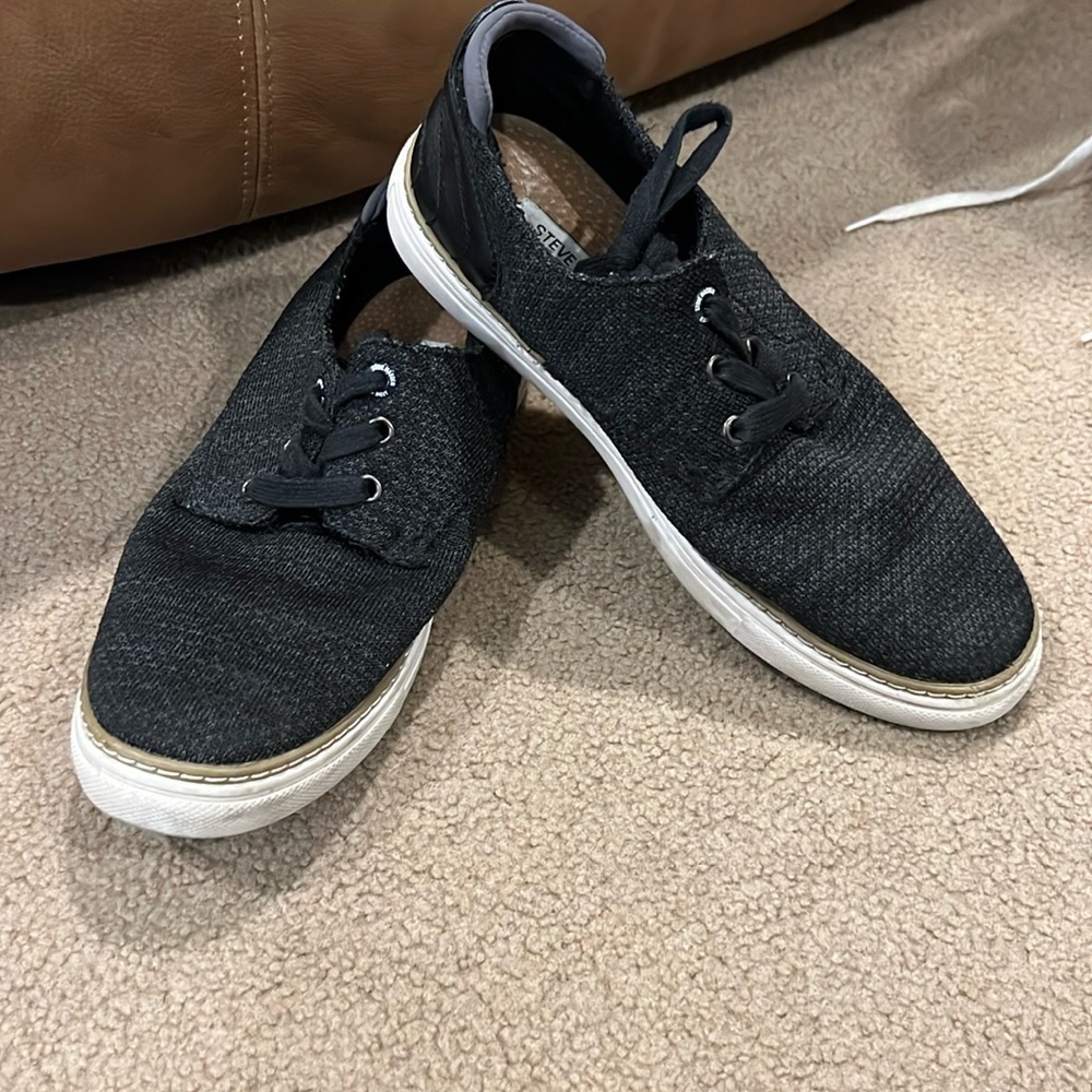 GUC dressy sneakers